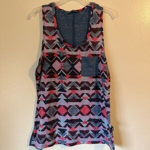 Women’s 🌻North Face 🎽Geometric Tank Top